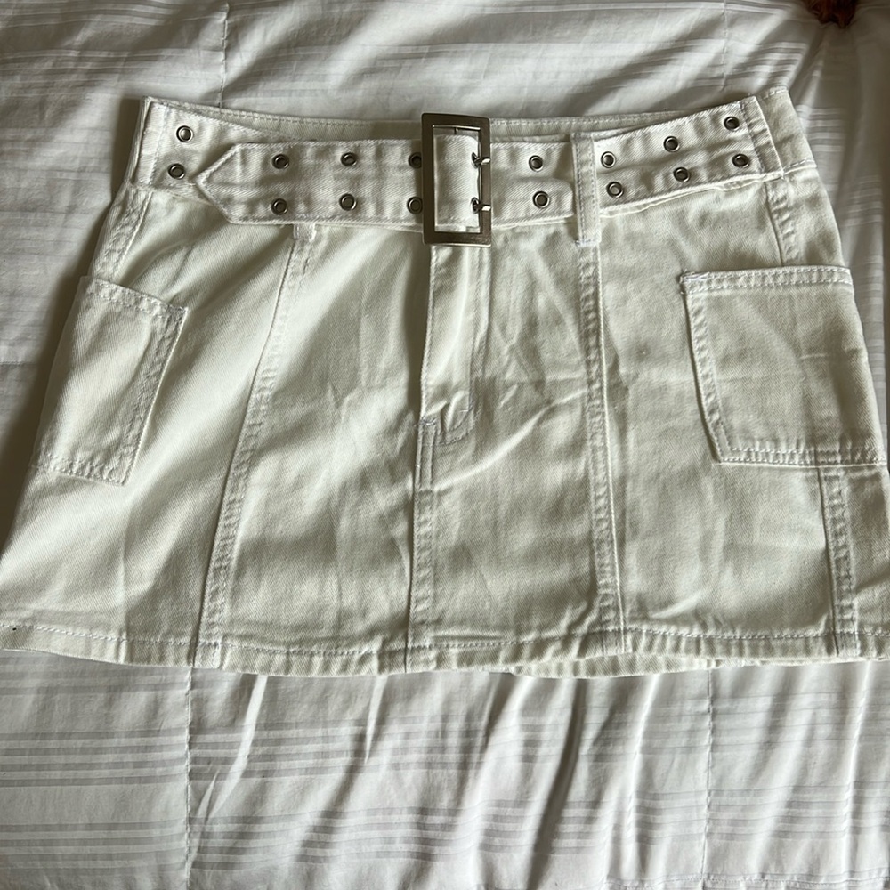 White denim skirt